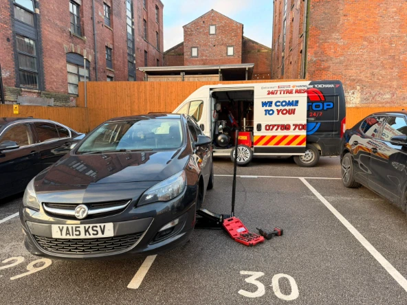 Mobile tyre fitting technician in Manchester